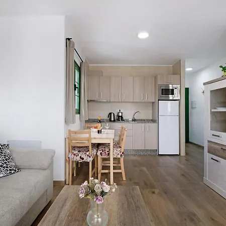 Rubi Apartment Tias